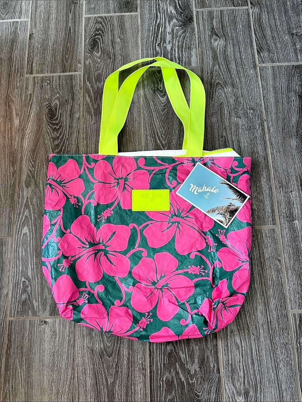 Aloha Collection Floral Hana Hou Day Tripper in Watermelon Hibiscus LN/NWOT